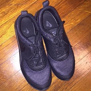 BLACK NIKES ! 🖤🖤🖤🖤